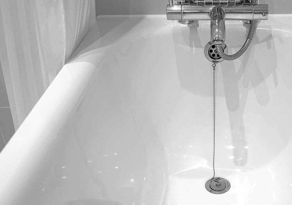 Can You Really Do Your Bathtub Refinishing? Here’s What Experts Have to Say